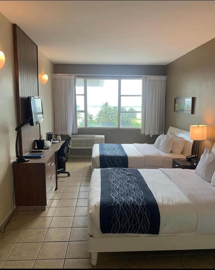 Comfort Inn & Suites Levittown Luaran gambar