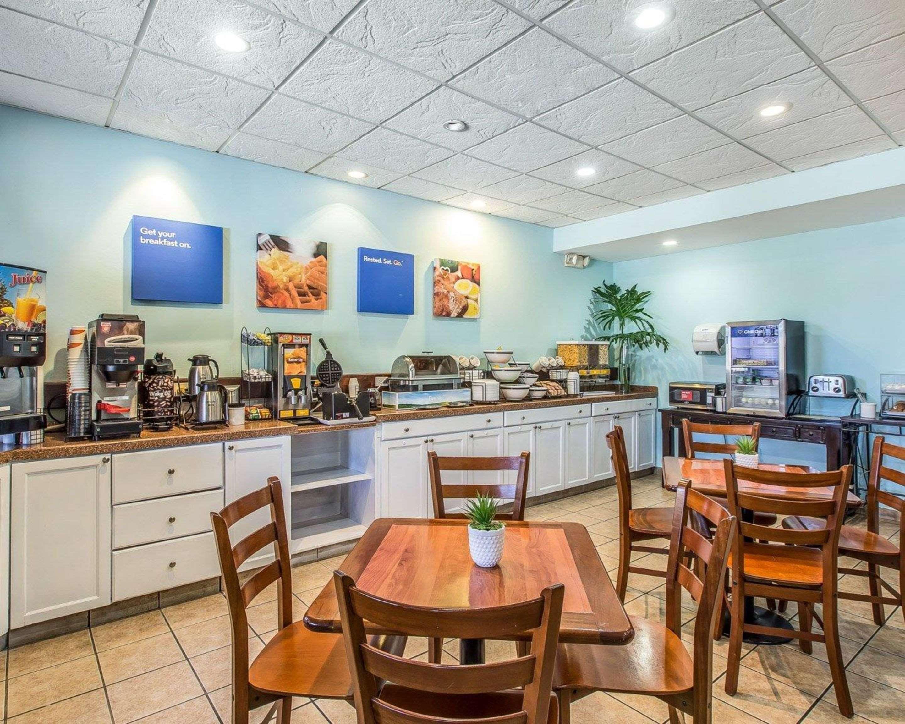 Comfort Inn & Suites Levittown Luaran gambar